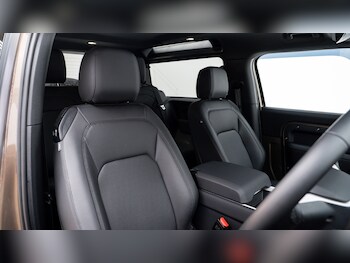 Used Land Rover Defender 2024 for sale - 77917986: Photo