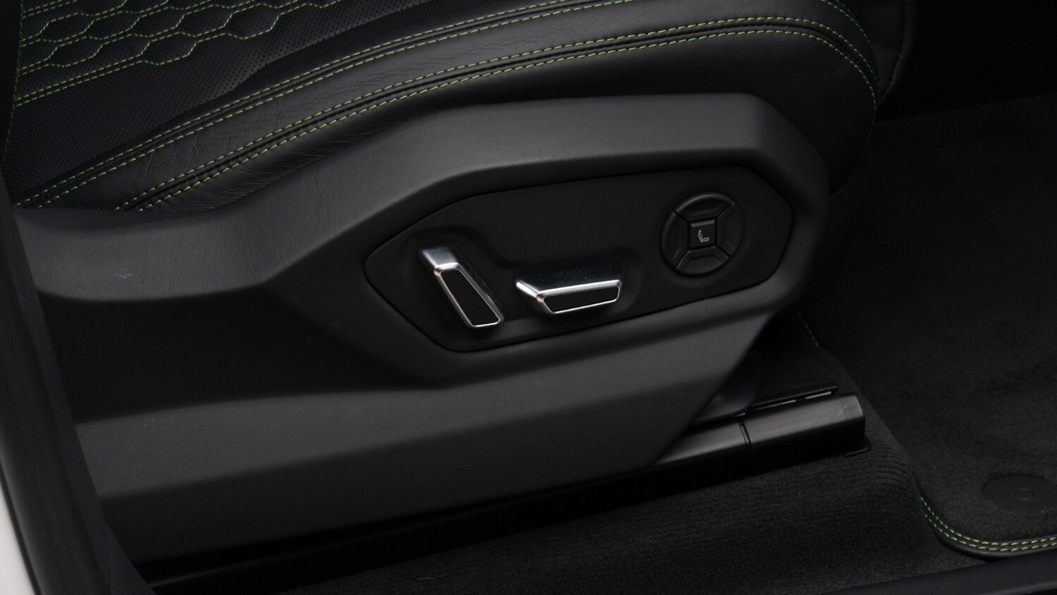 Used Lamborghini Urus 2024 for sale - 77678883: Photo 33