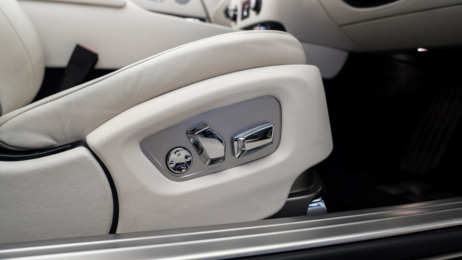 Used Rolls-Royce Silver Dawn 2016 for sale - 78027960: Photo 27