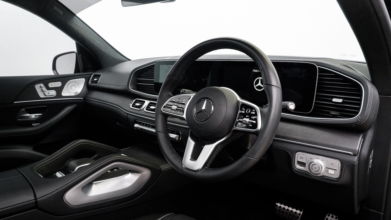 Used Mercedes-Benz GLS 2023 for sale - 76817778: Photo 32