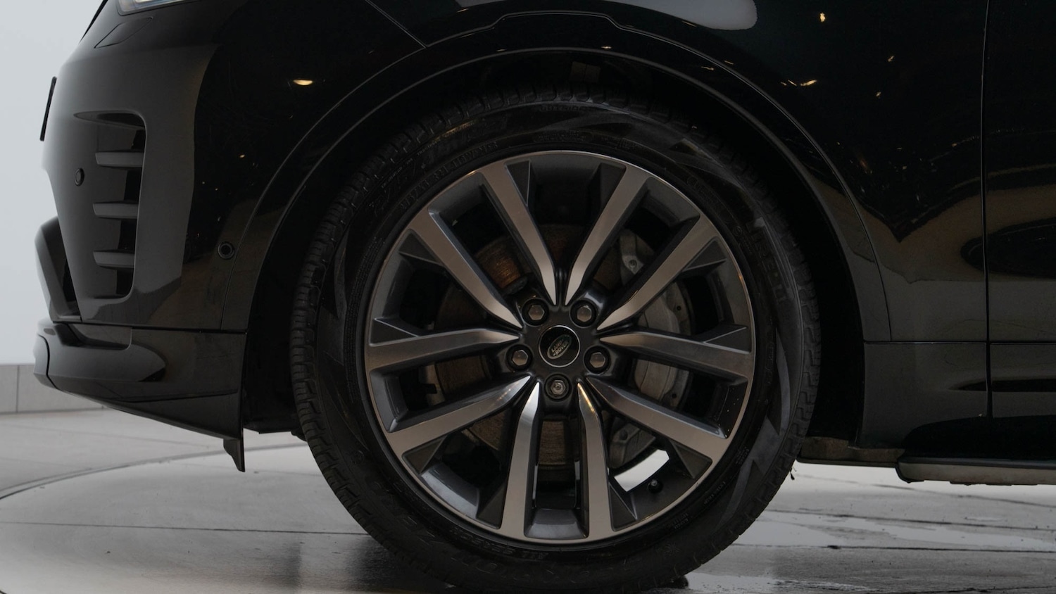 Used Land Rover Discovery 2024 for sale - 76501492: Photo 10