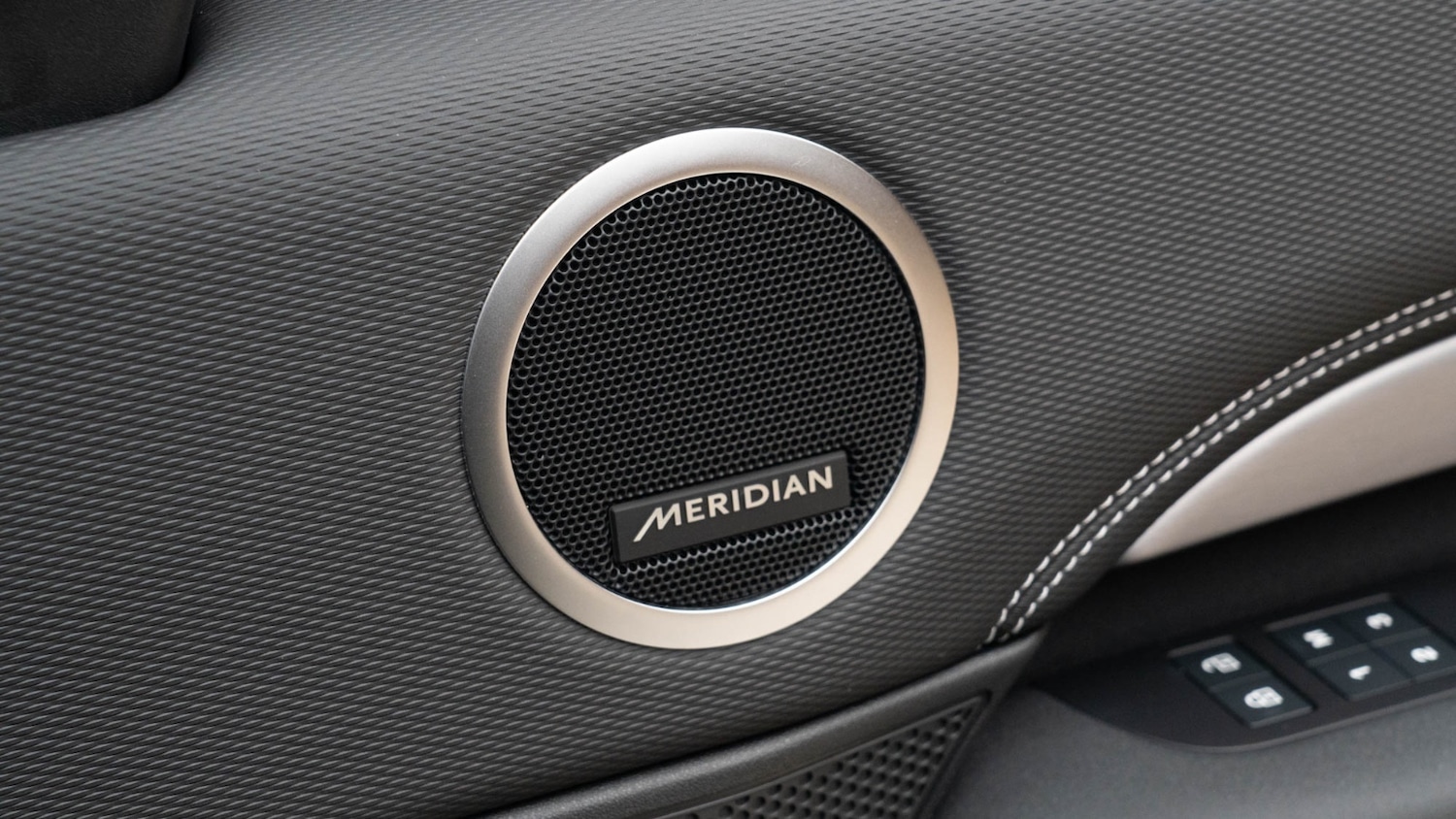 Used Land Rover Discovery 2024 for sale - 76501492: Photo 29