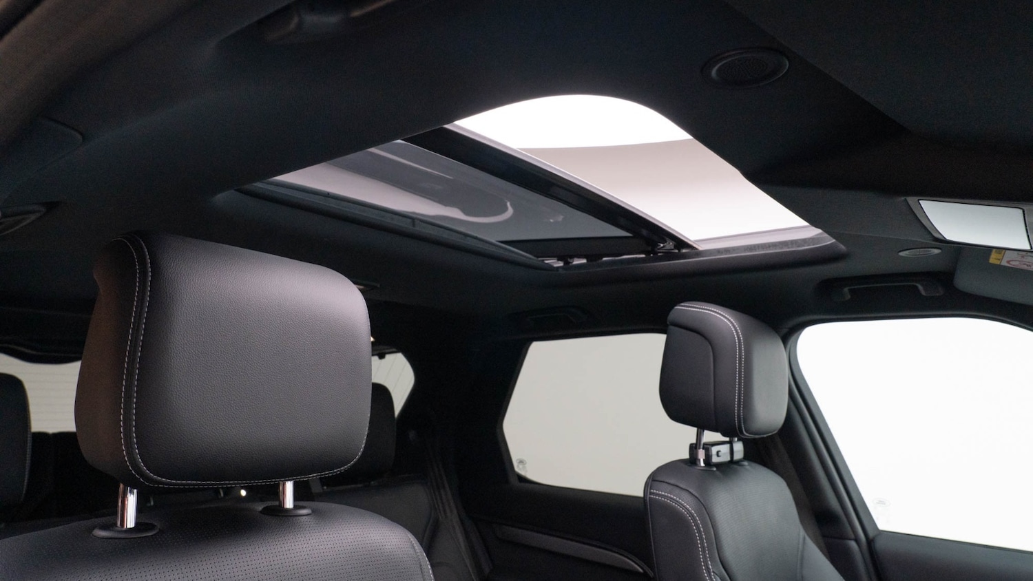 Used Land Rover Discovery 2024 for sale - 76501492: Photo 31