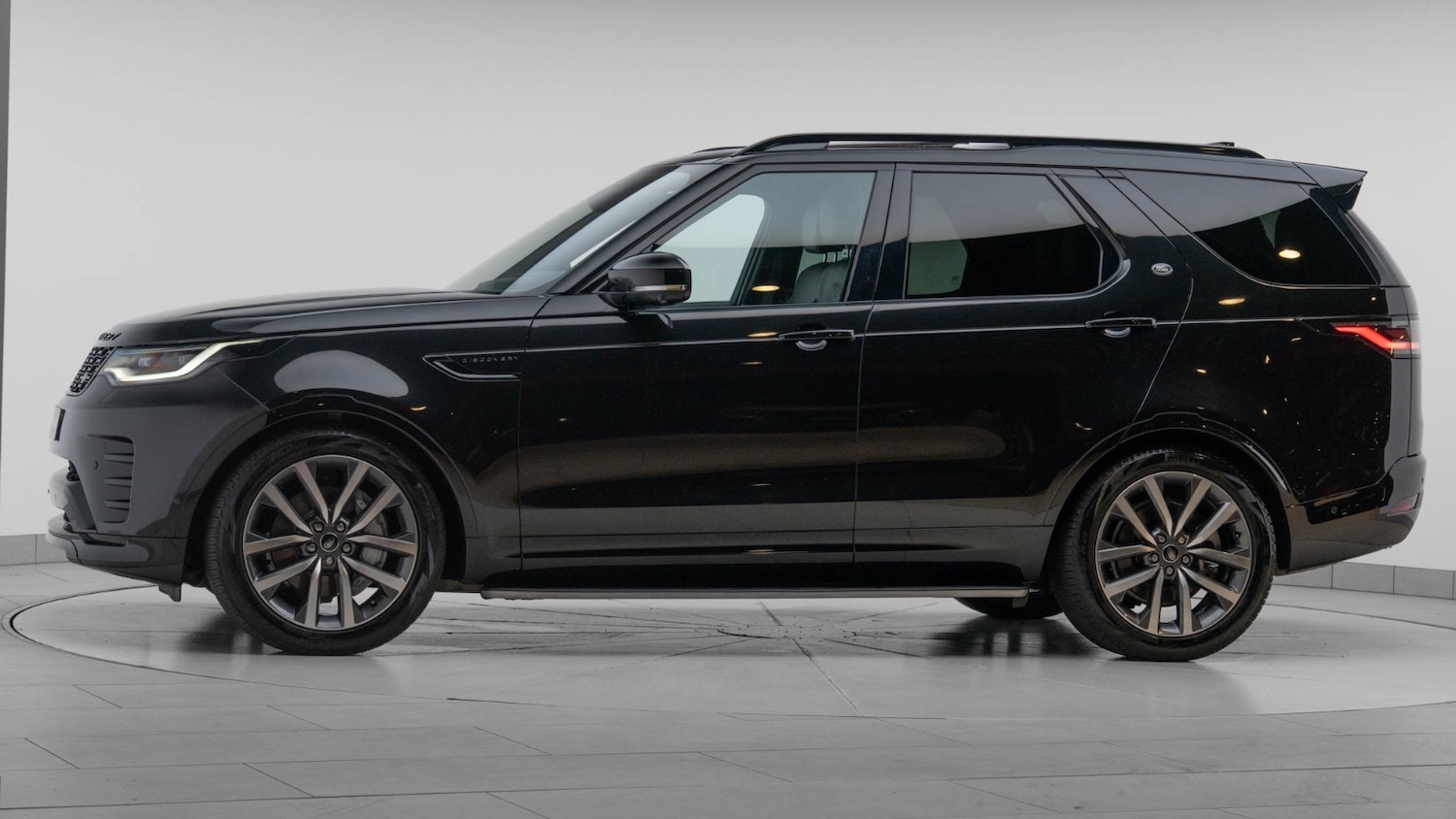 Used Land Rover Discovery 2024 for sale - 76501492: Photo 4