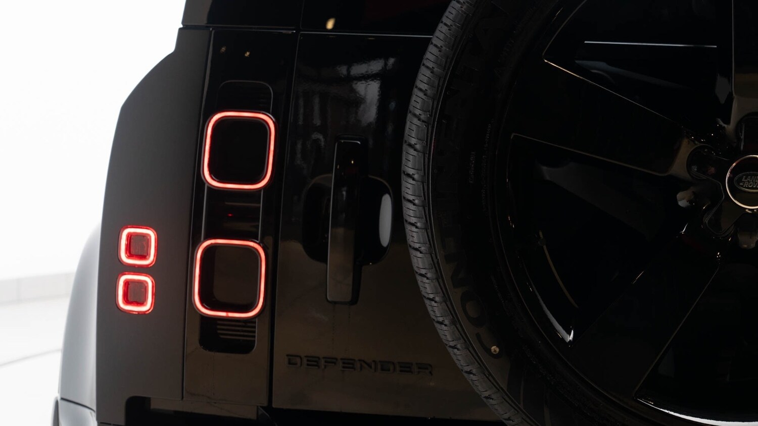 Used Land Rover Defender 2025 for sale - 77640682: Photo 13