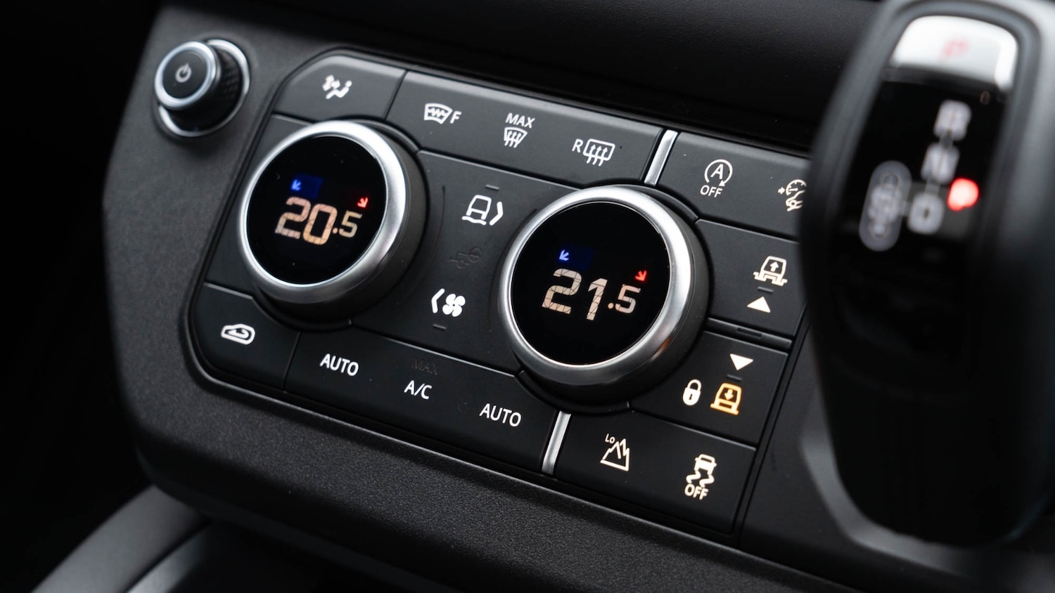 Used Land Rover Defender 2025 for sale - 77640682: Photo 24