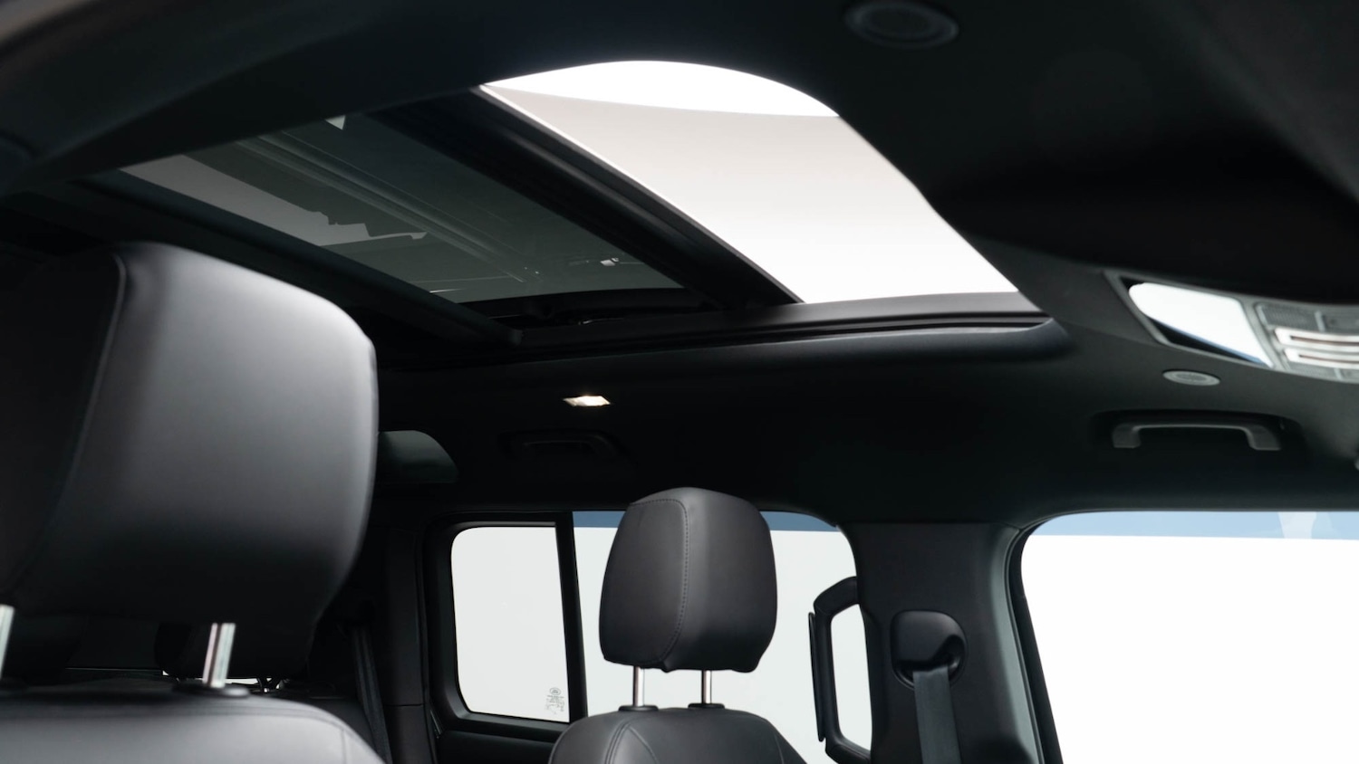 Used Land Rover Defender 2025 for sale - 77640682: Photo 33