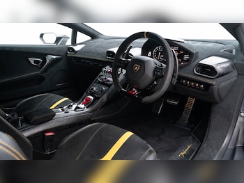 Used Lamborghini Huracan 2018 for sale - 76116991: Photo 2