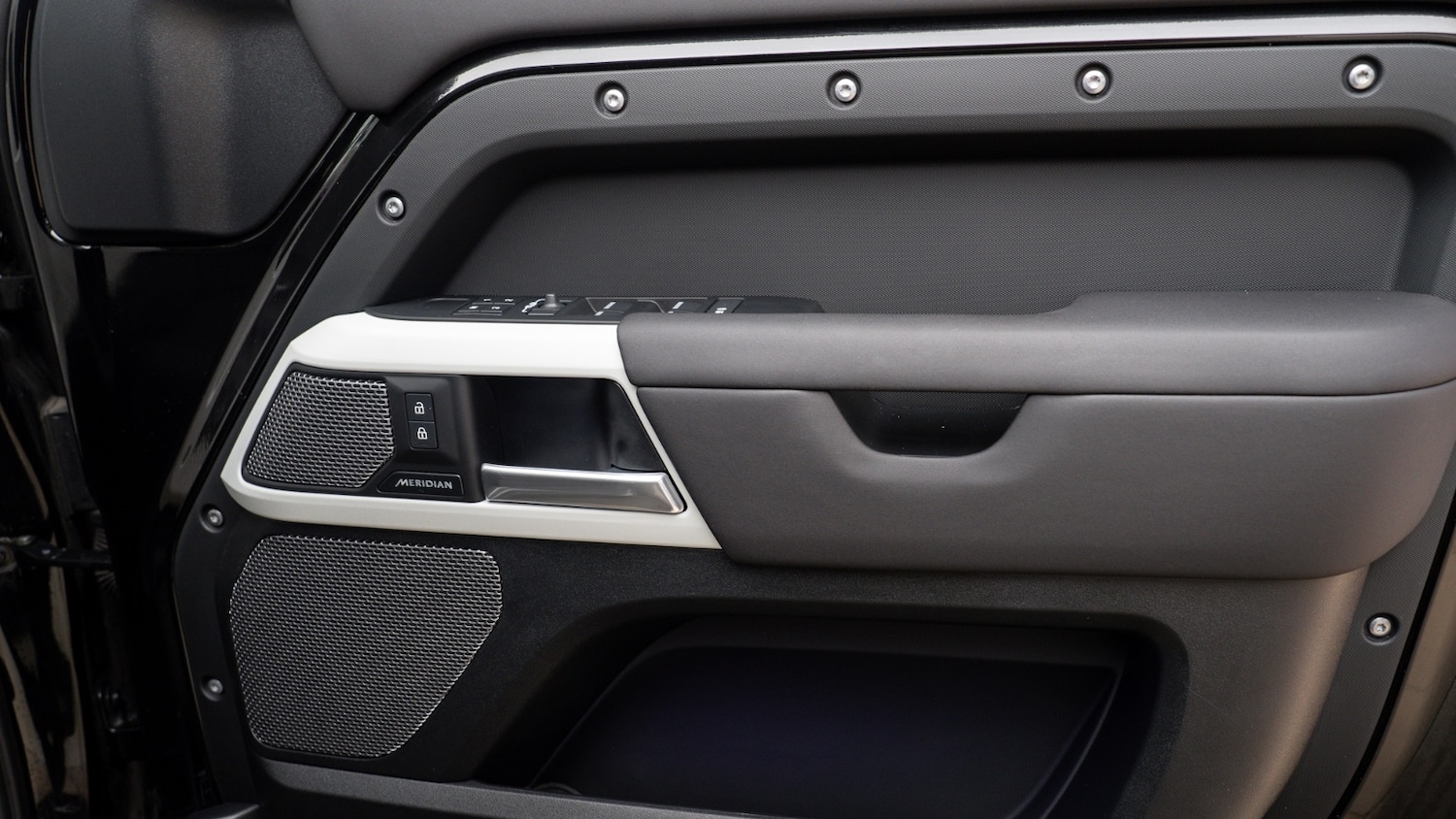 Used Land Rover Defender 2024 for sale - 77269331: Photo 25