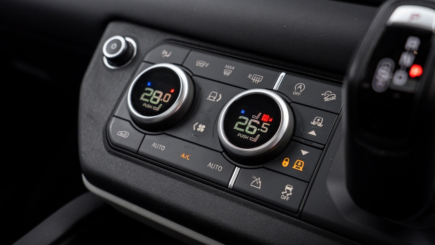 Used Land Rover Defender 2024 for sale - 77269331: Photo 28