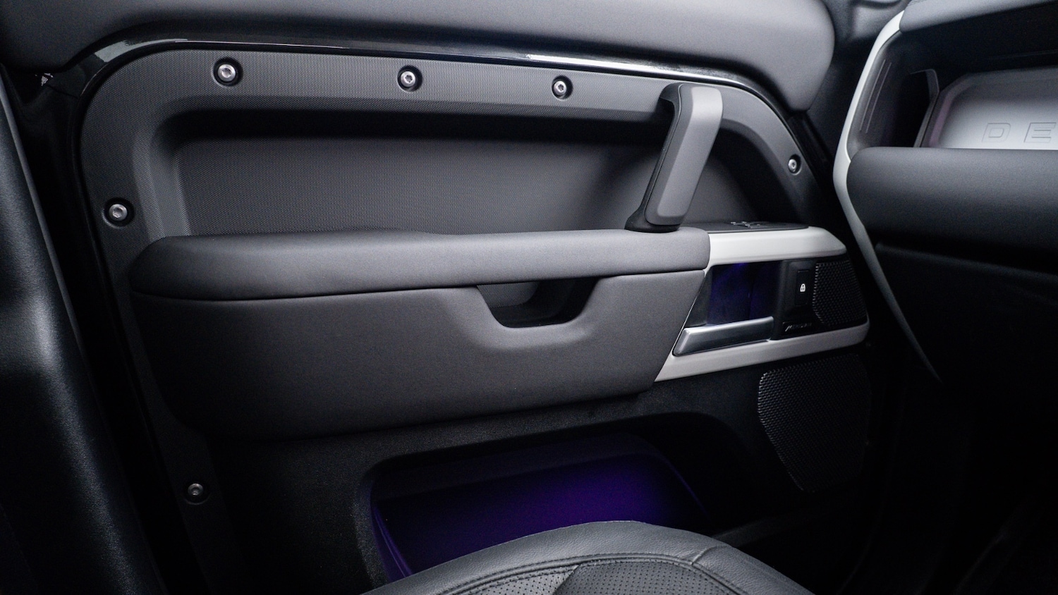 Used Land Rover Defender 2024 for sale - 77269331: Photo 31