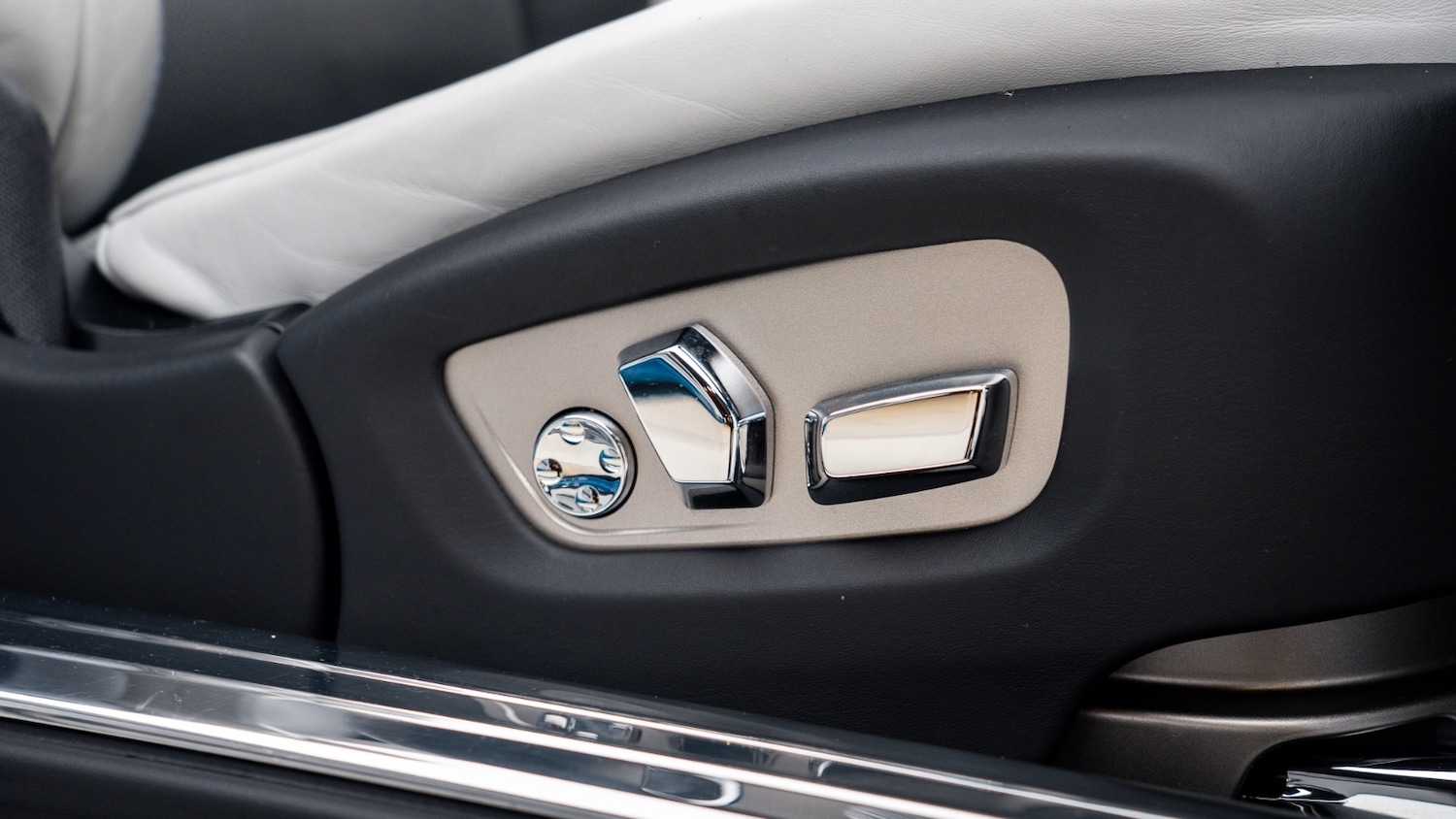 Used Rolls-Royce Silver Dawn 2019 for sale - 76984096: Photo 25