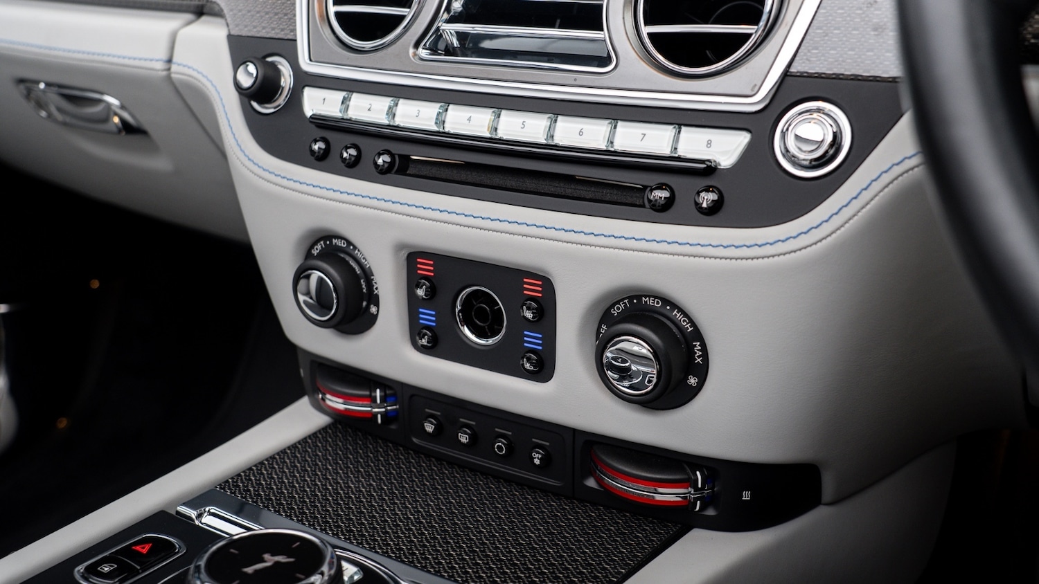 Used Rolls-Royce Silver Dawn 2019 for sale - 76984096: Photo 33