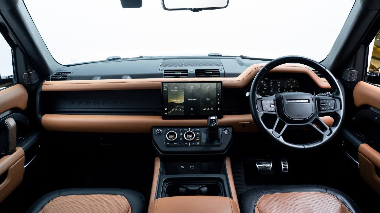 Used Land Rover Defender 2023 for sale - 77106059: Photo 2