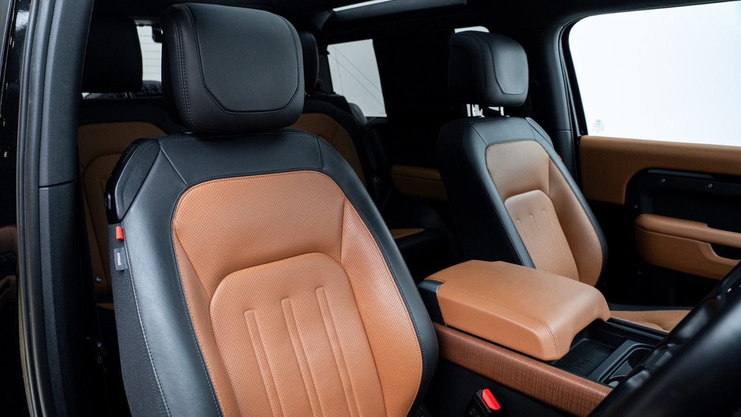 Used Land Rover Defender 2023 for sale - 77106059: Photo 3