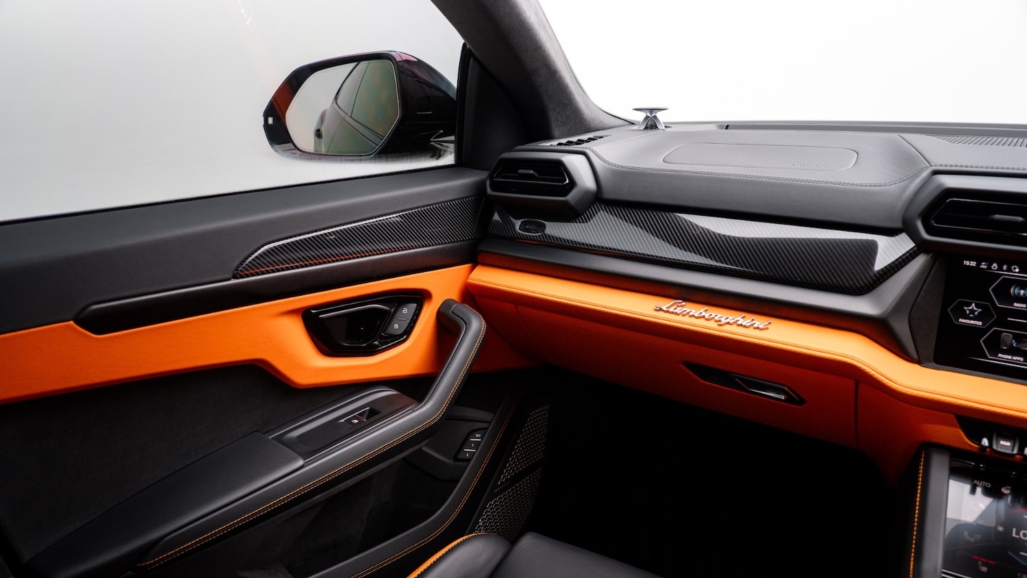 Used Lamborghini Urus 2025 for sale - 77499668: Photo 24