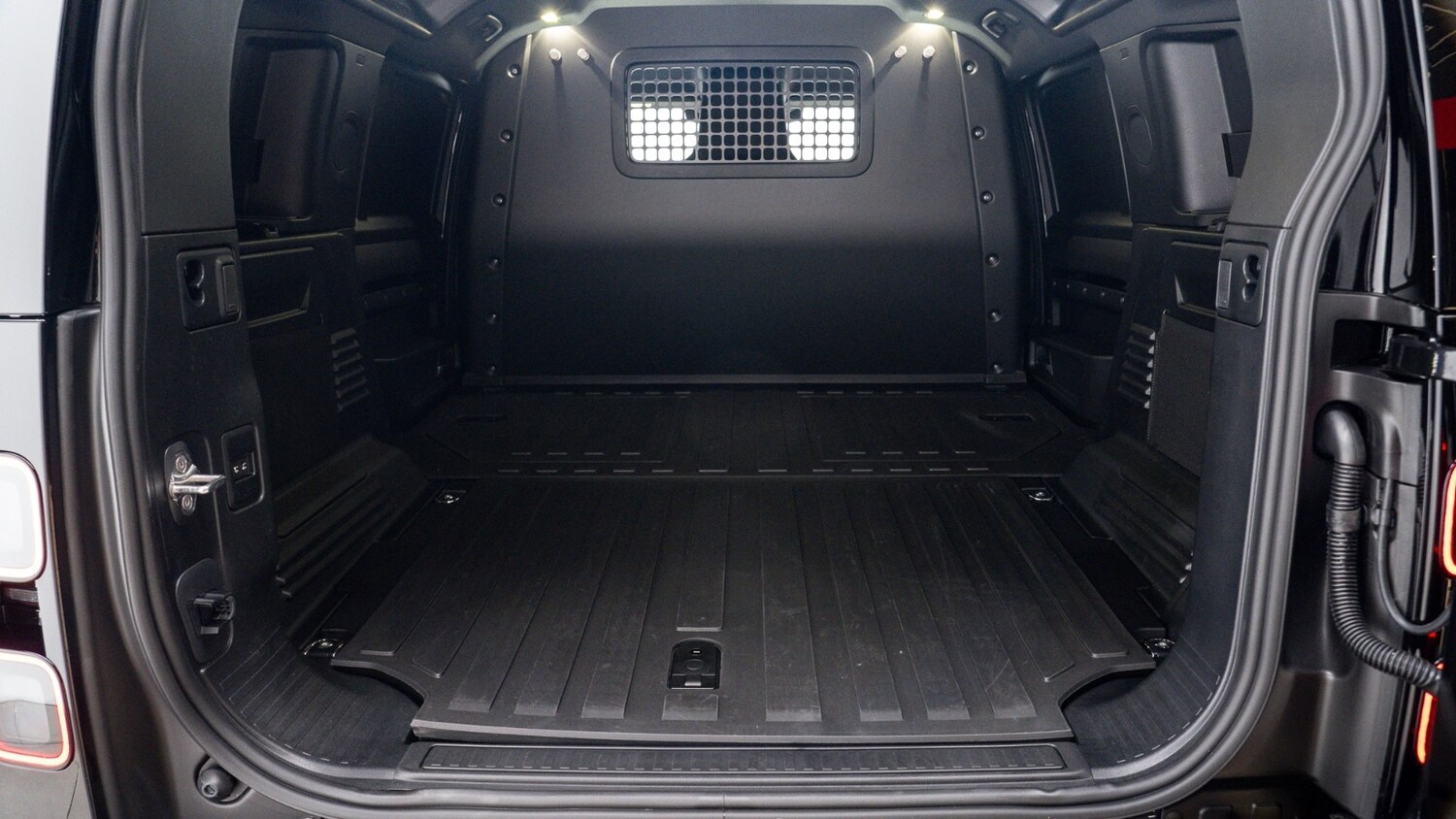 Used Land Rover Defender 2026 for sale - 78027921: Photo 6