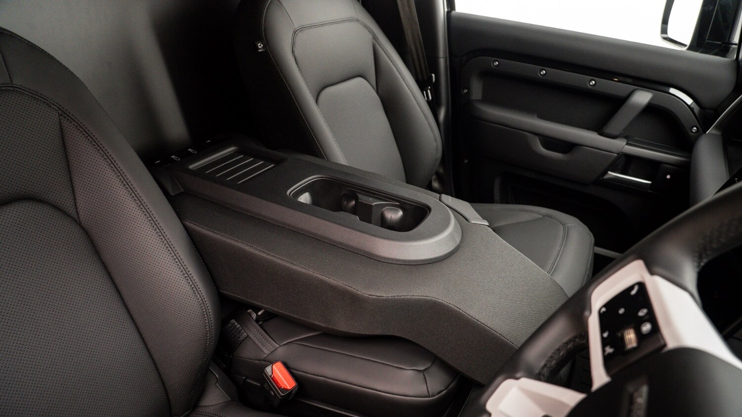 Used Land Rover Defender 2026 for sale - 78027921: Photo 9