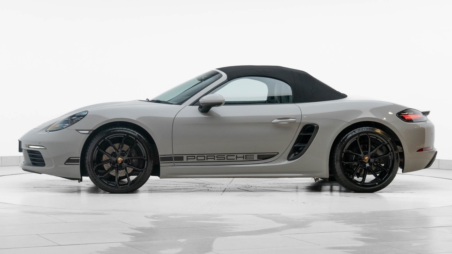 Used Porsche Other 2025 for sale - 76717311: Photo 4