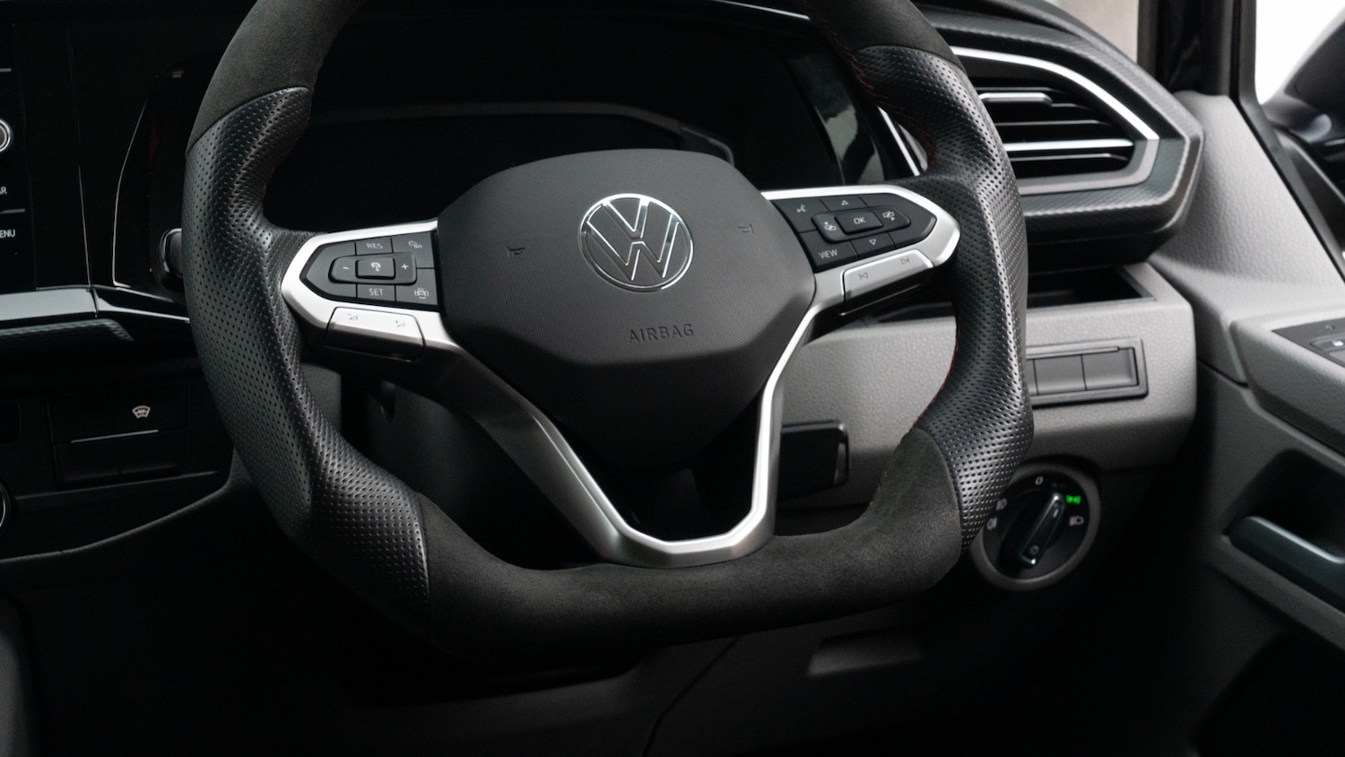 Used Volkswagen Transporter 2023 for sale - 77678835: Photo 14