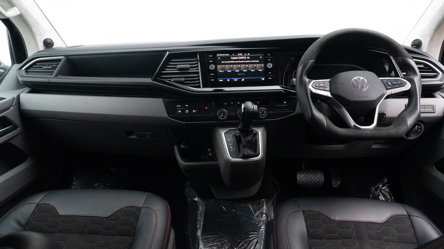 Used Volkswagen Transporter 2023 for sale - 77678835: Photo 2