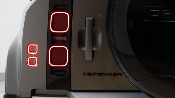Used Land Rover Defender 2025 for sale - 75828878: Photo 11