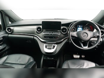Used Mercedes-Benz V-Class 2023 for sale - 76289956: Photo