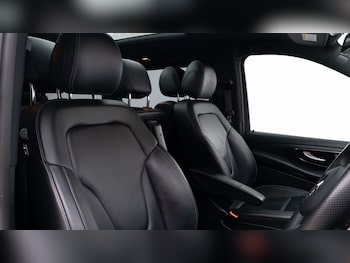 Used Mercedes-Benz V-Class 2023 for sale - 76289956: Photo