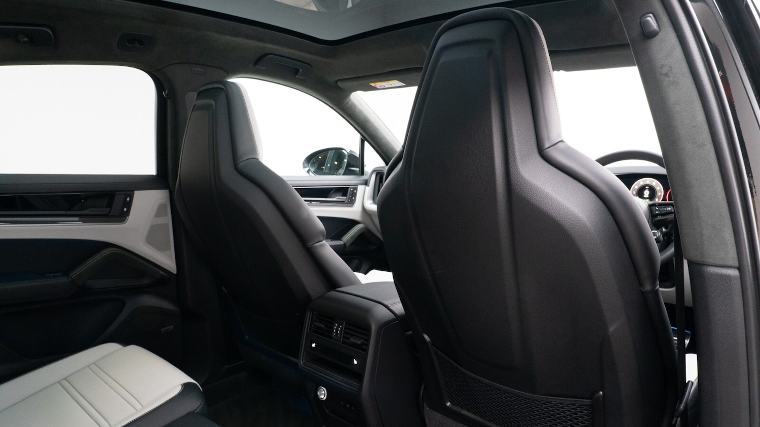 Used Porsche Cayenne 2024 for sale - 76766112: Photo 12