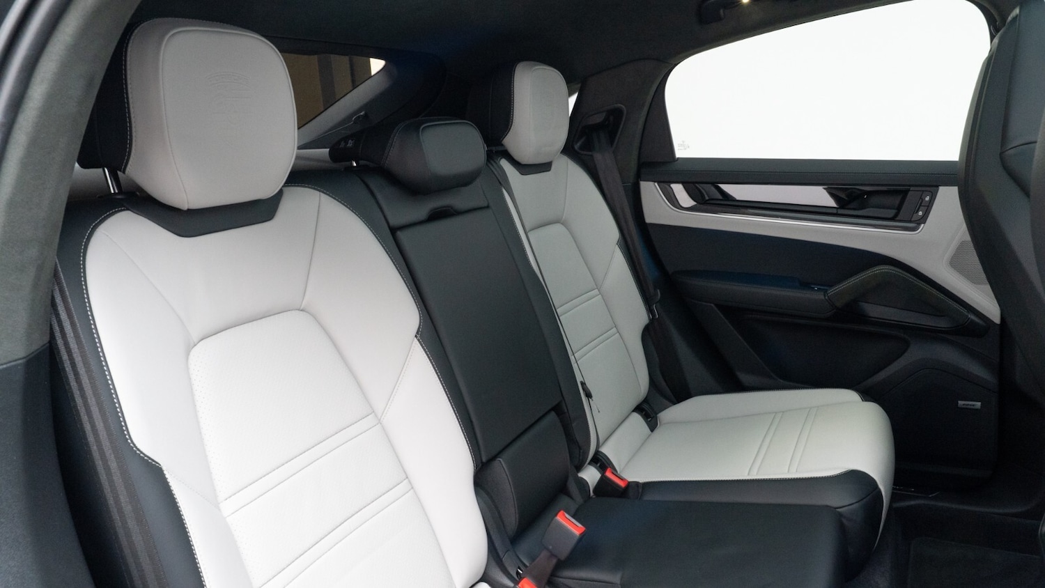 Used Porsche Cayenne 2024 for sale - 76766112: Photo 13