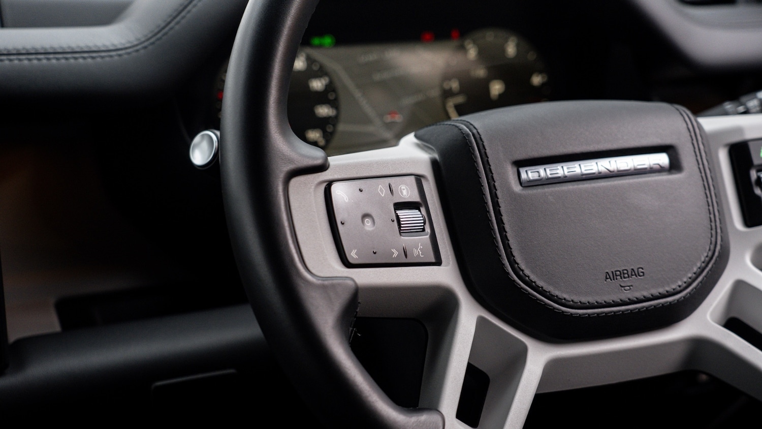 Used Land Rover Defender 2025 for sale - 76966487: Photo 24