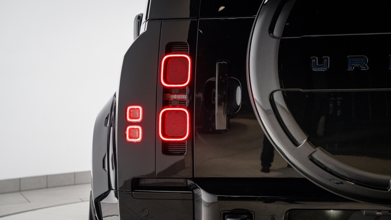 Used Land Rover Defender 2025 for sale - 76966487: Photo 33