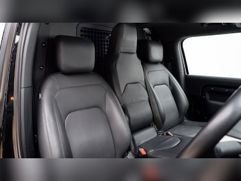 Used Land Rover Defender 2025 for sale - 76966487: Photo