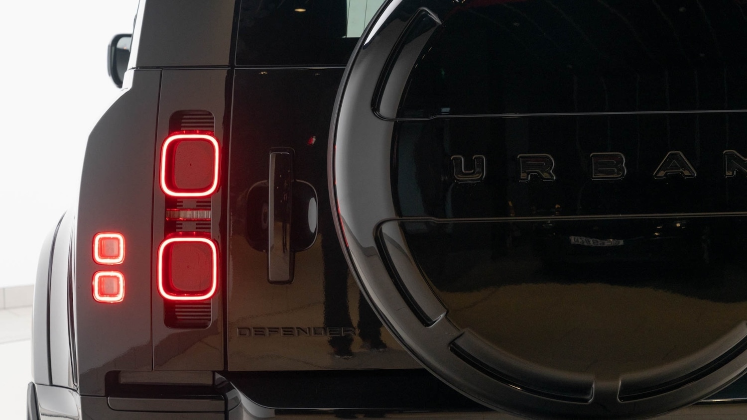 Used Land Rover Defender 2024 for sale - 76709516: Photo 12