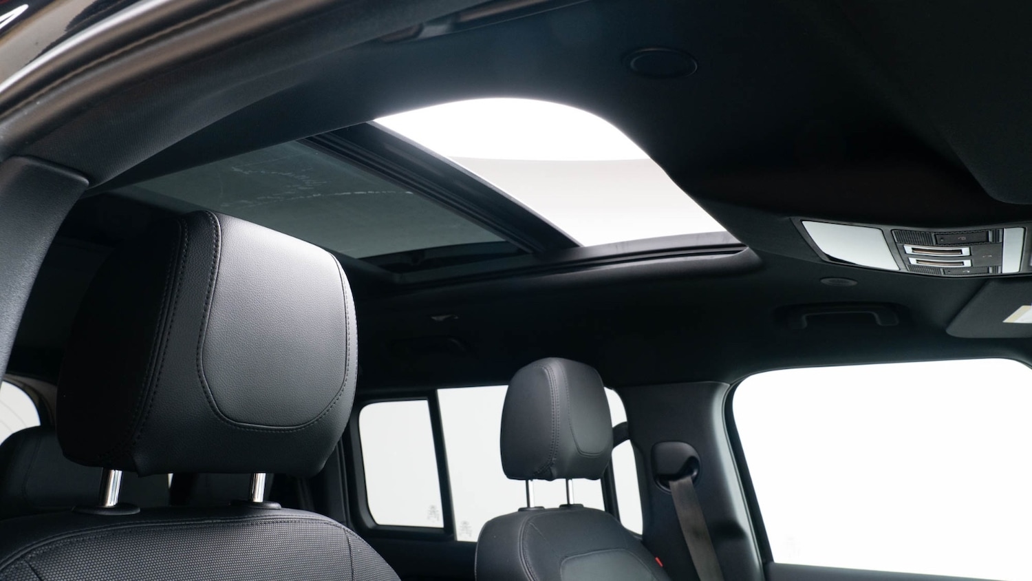 Used Land Rover Defender 2024 for sale - 76709516: Photo 16