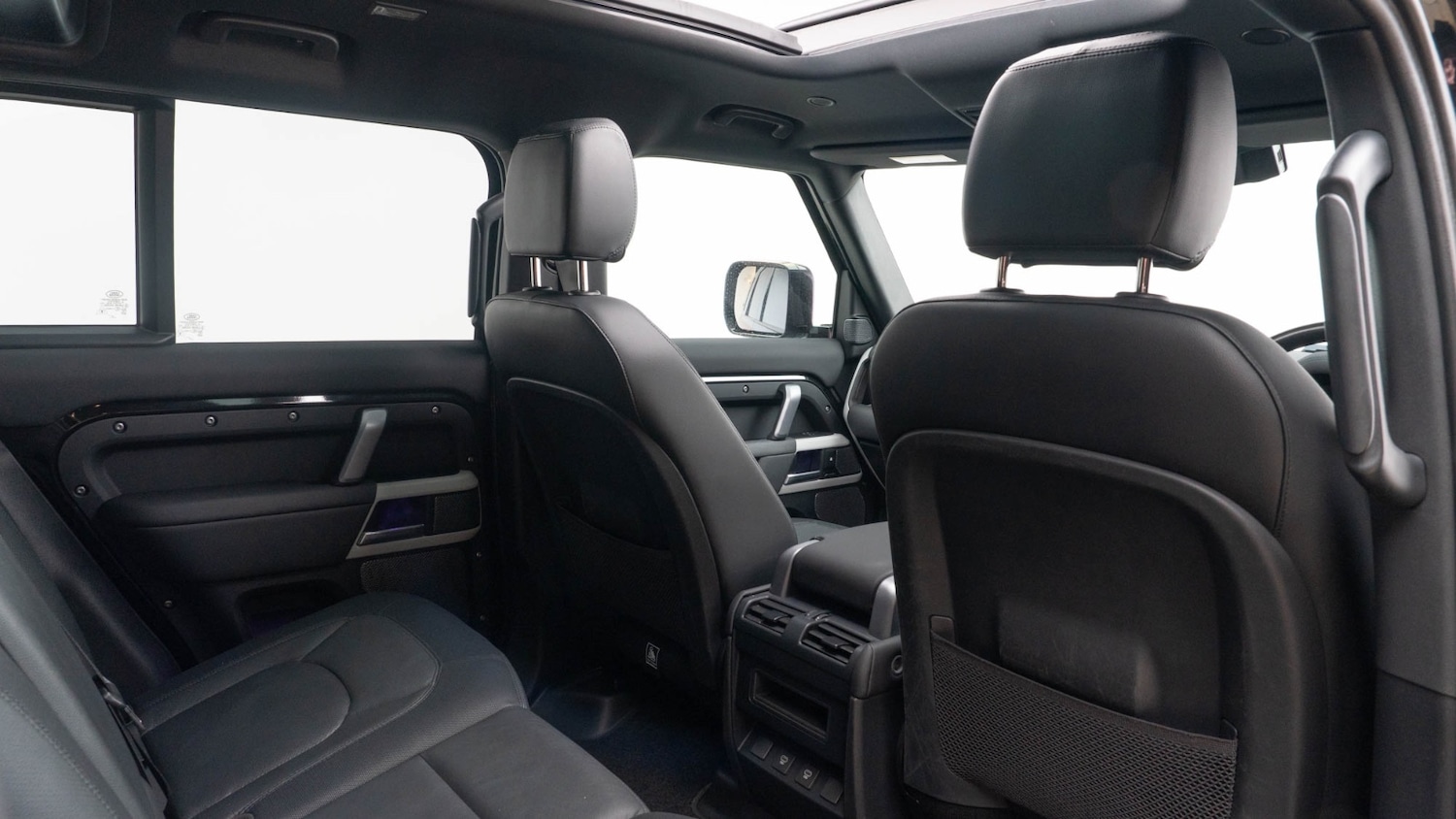 Used Land Rover Defender 2024 for sale - 76709516: Photo 17