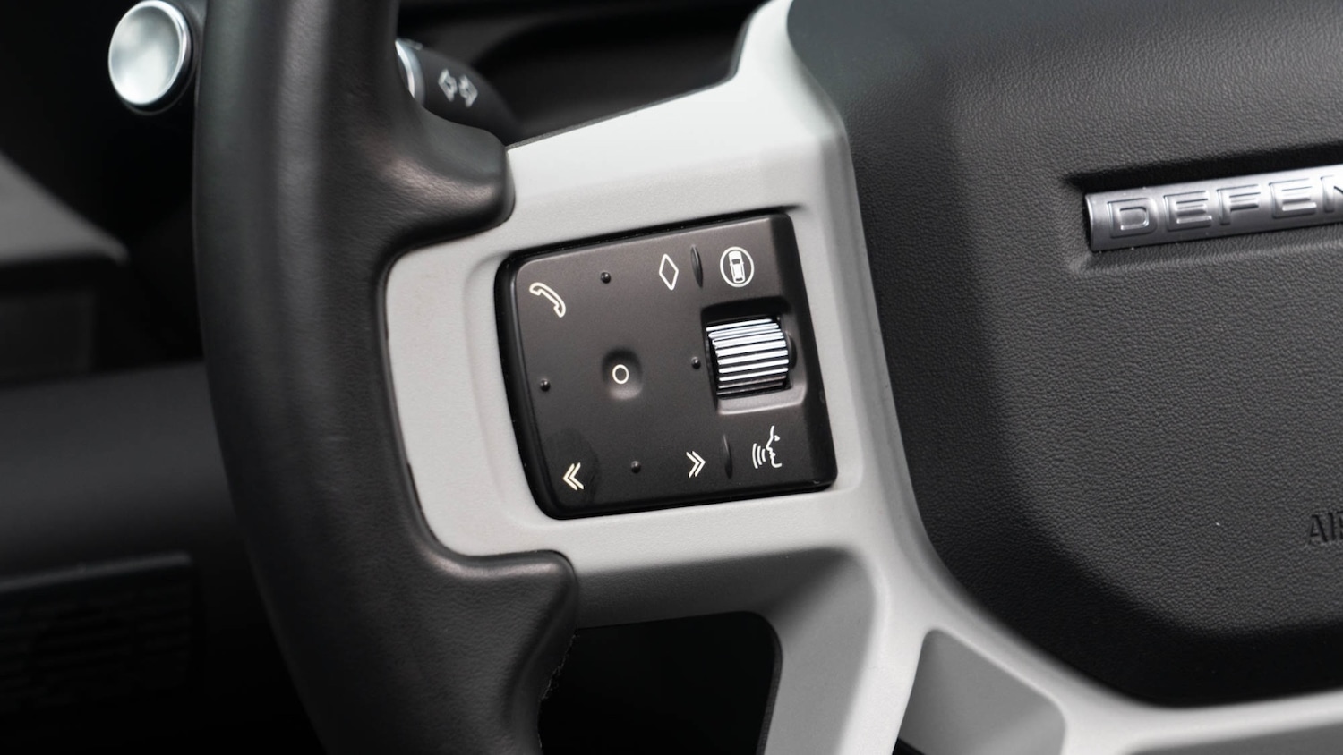 Used Land Rover Defender 2024 for sale - 76709516: Photo 20