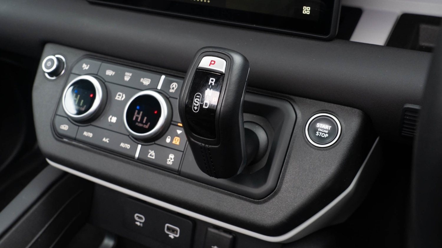 Used Land Rover Defender 2024 for sale - 76709516: Photo 22