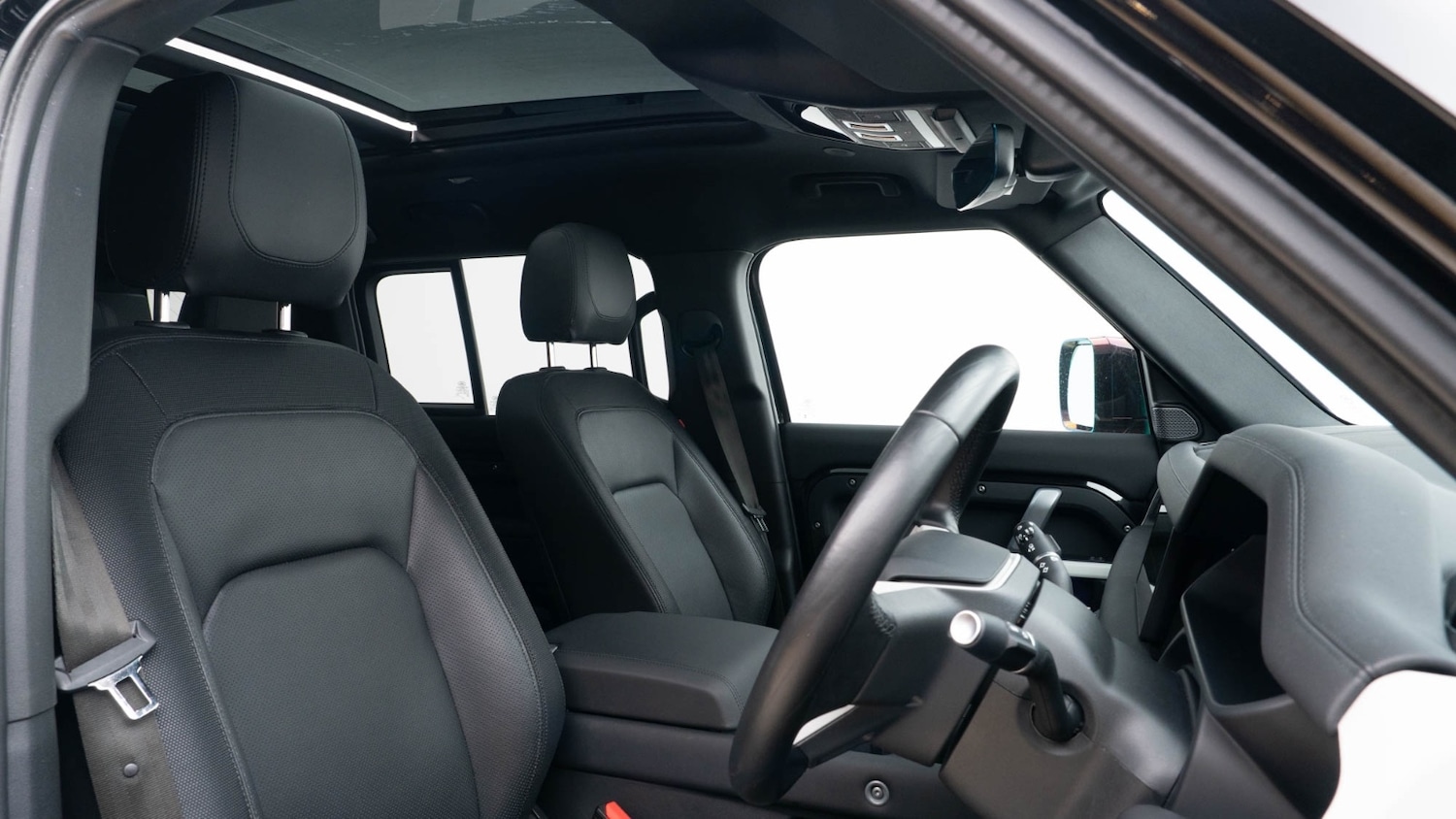 Used Land Rover Defender 2024 for sale - 76709516: Photo 3