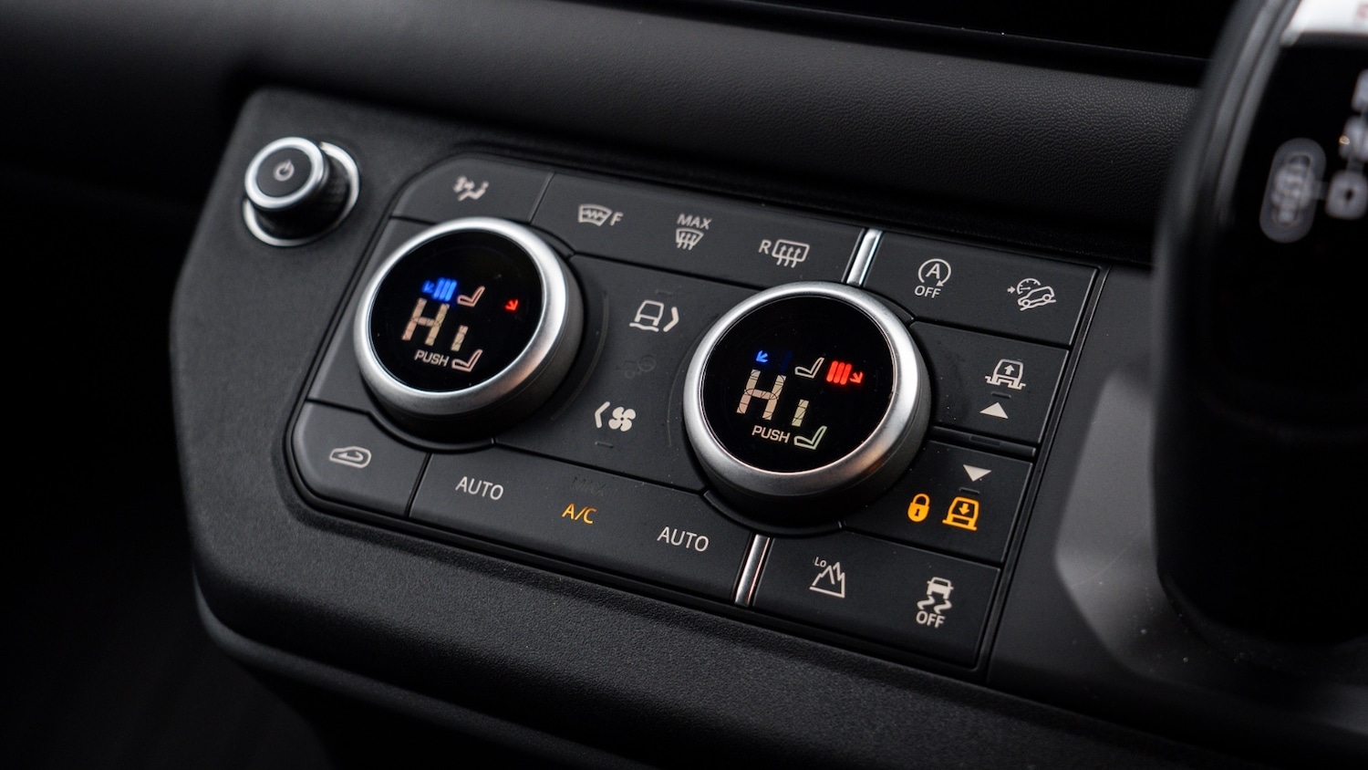 Used Land Rover Defender 2025 for sale - 77885453: Photo 30