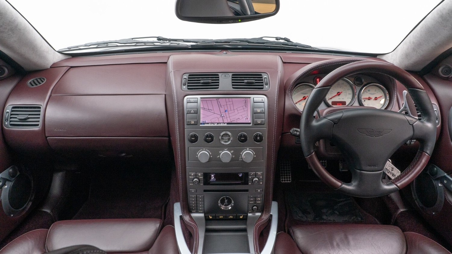 Used Aston Martin Vanquish 2007 for sale - 77401407: Photo 2