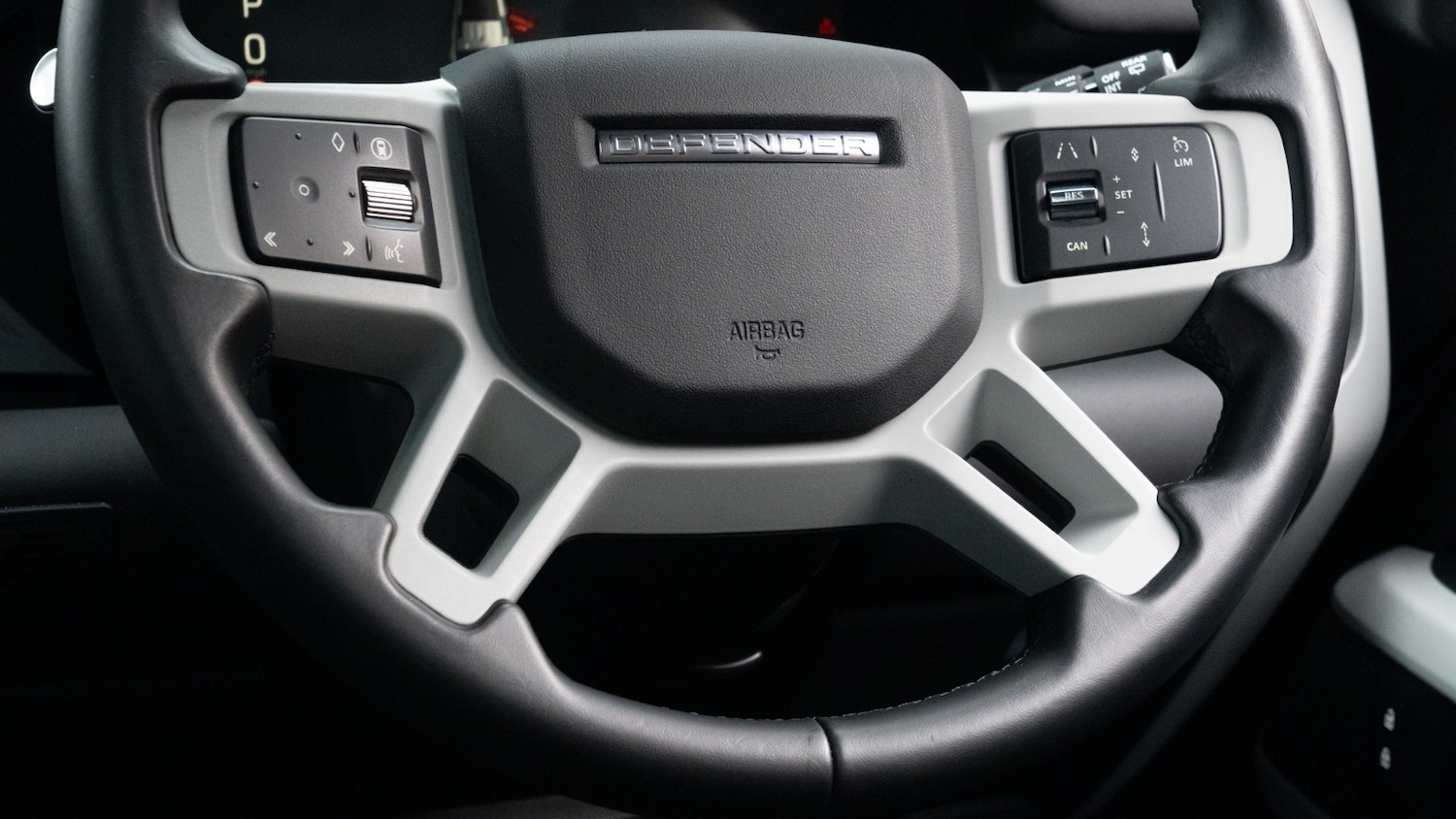 Used Land Rover Defender 2024 for sale - 77847999: Photo 17