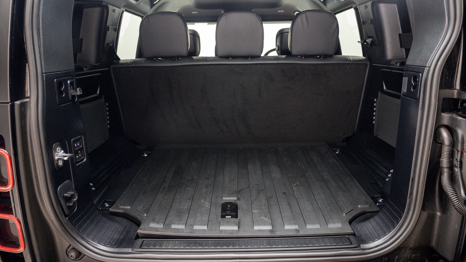 Used Land Rover Defender 2025 for sale - 77512712: Photo 7