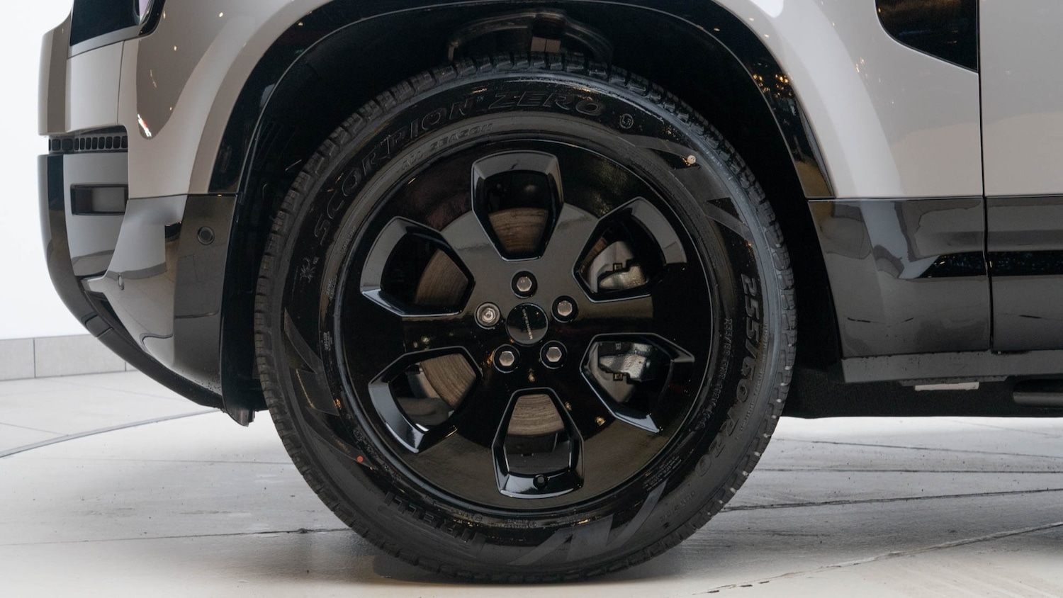 Used Land Rover Defender 2025 for sale - 76709350: Photo 10