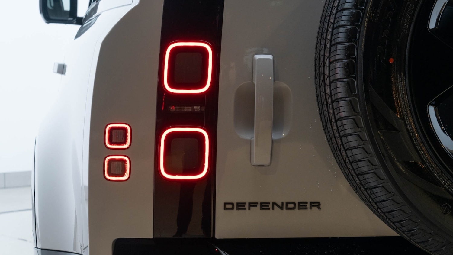 Used Land Rover Defender 2025 for sale - 76709350: Photo 11