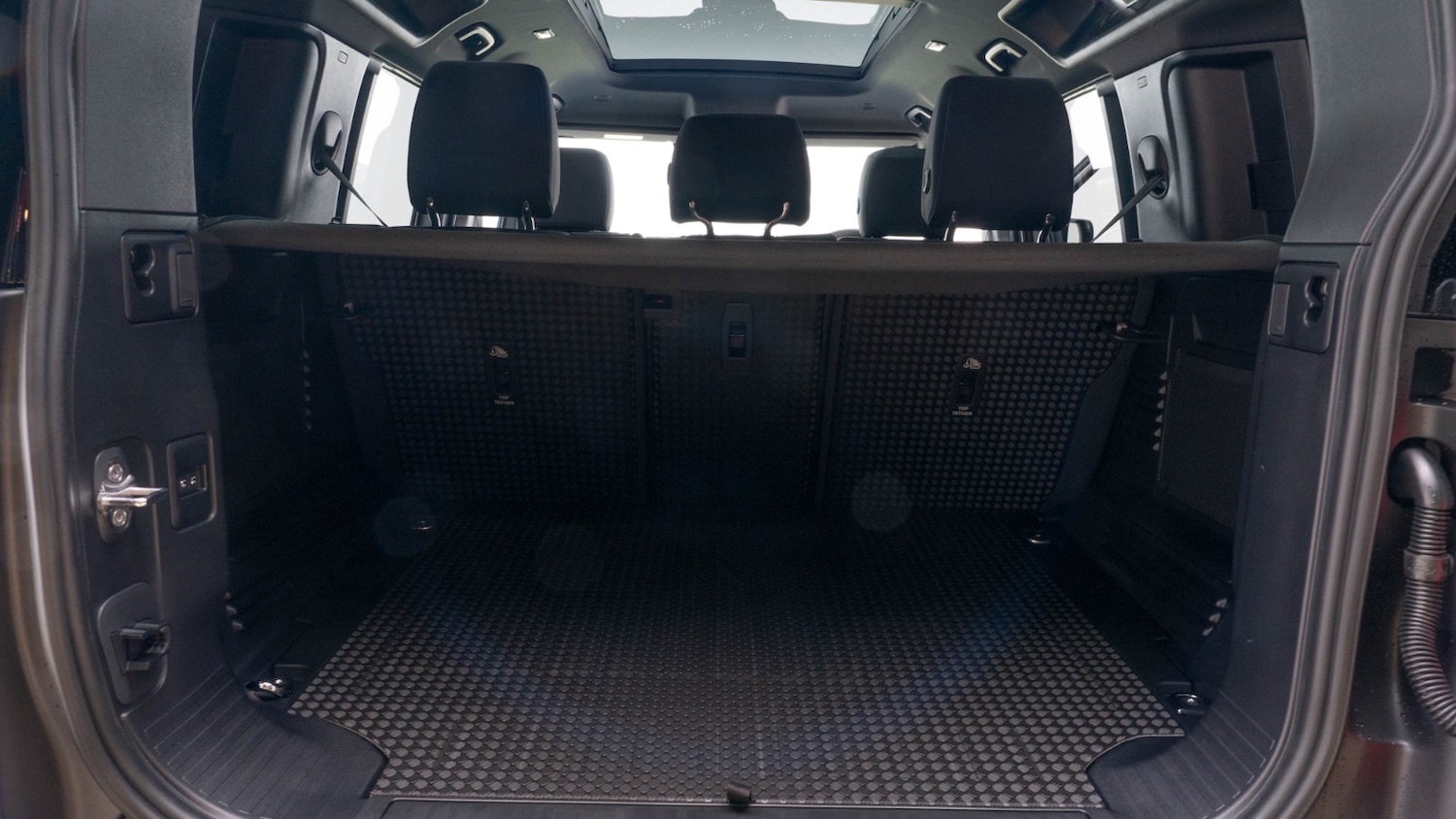 Used Land Rover Defender 2025 for sale - 76709350: Photo 14