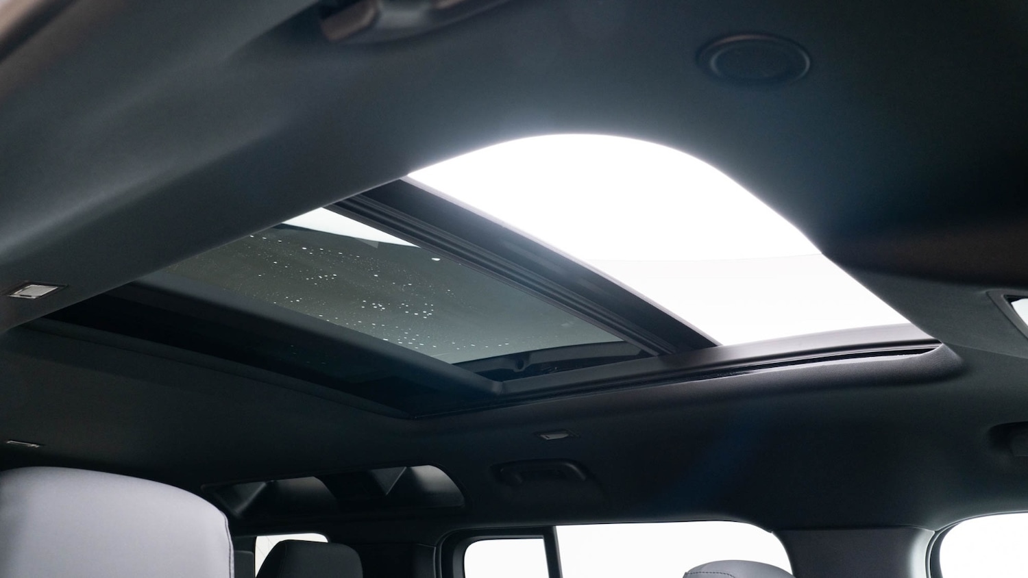 Used Land Rover Defender 2025 for sale - 76709350: Photo 29