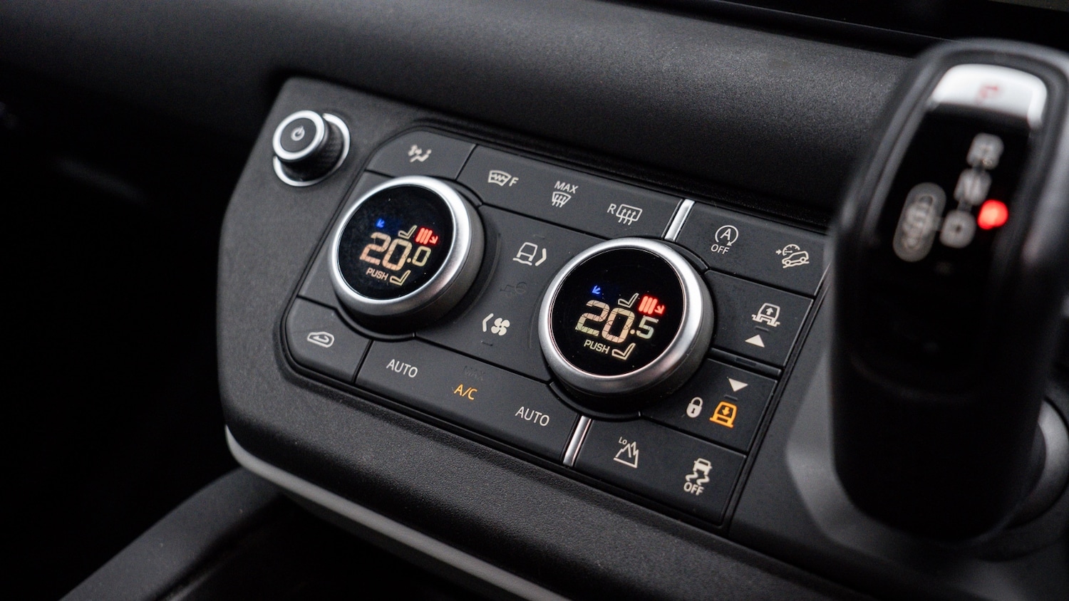 Used Land Rover Defender 2022 for sale - 77004920: Photo 32