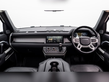 Used Land Rover Defender 2021 for sale - 77269240: Photo