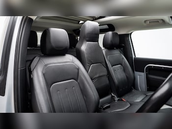 Used Land Rover Defender 2021 for sale - 77269240: Photo